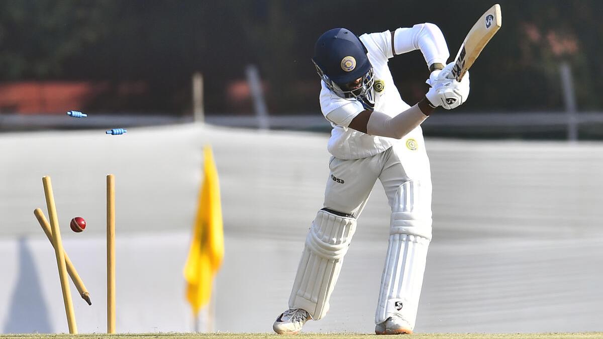 Ranji Trophy 2025-26: Jammu & Kashmir dominates Hyderabad, takes first innings lead on Day 2